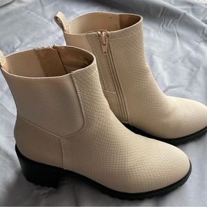Journee Collection Hallie Bootie womens | color: beige | size 8